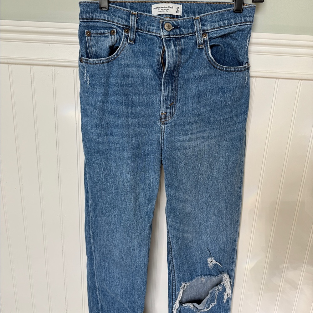 Abercrombie and Fitch size 28 six long dark wash 90 straight leg jeans